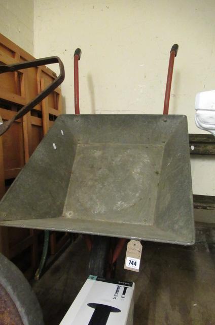 WHEELBARROW Image