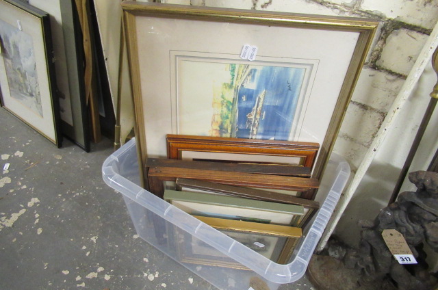 BOX OF FRAMED PRINTS AND PICTURES Image