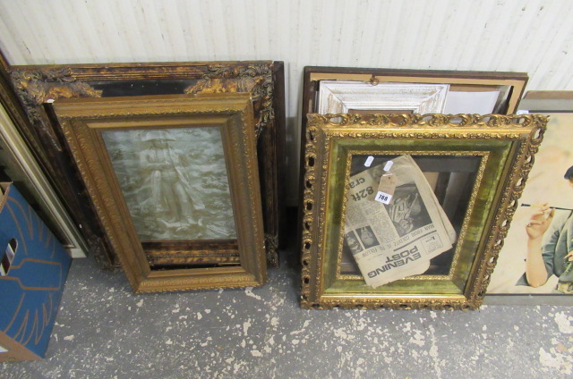 PICTURE FRAMES Image