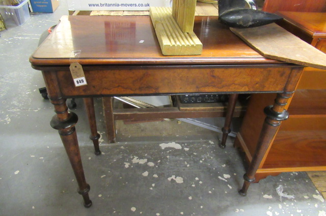 FOLDOVER TABLE Image