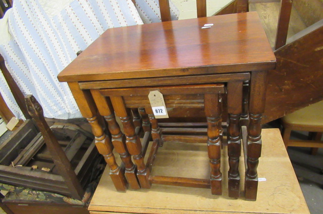 OAK NEST OF TABLES Image