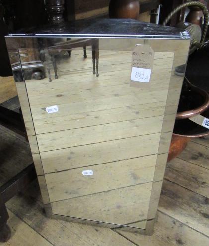 SMALL MIRRORED CABINET Image