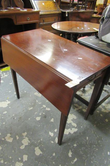 MAHOGANY PEMBROKE TABLE Image
