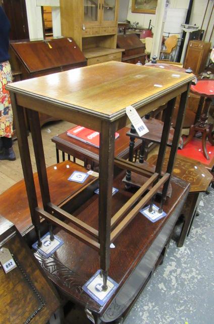 PAIR OF MAHOGANY REGENCY STACKING TABLES Image