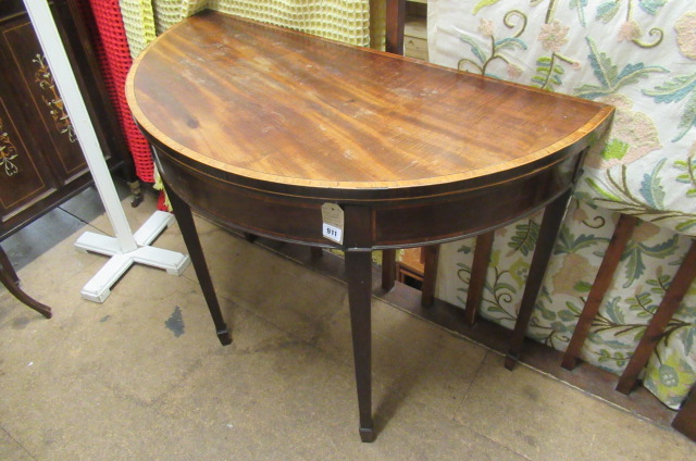 MAHOGANY DEMI LUNE FOLDOVER CARD TABLE Image