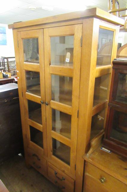OAK DISPLAY CABINET Image
