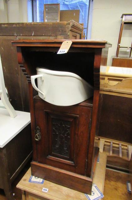 VICTORIAN MAHOGANY POT CUPBOARD AND SLIPPER PAN Image