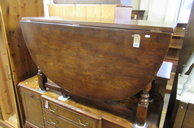 TITCHMARSH AND GOODWIN DROP LEAF DINING TABLE Image