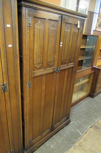 WARDROBE WITH CARVED DOORS Image
