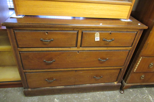 MAHOGANY CHEST OF DRAWERS Image