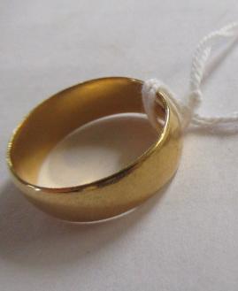 22CT GOLD WEDDING RING Image
