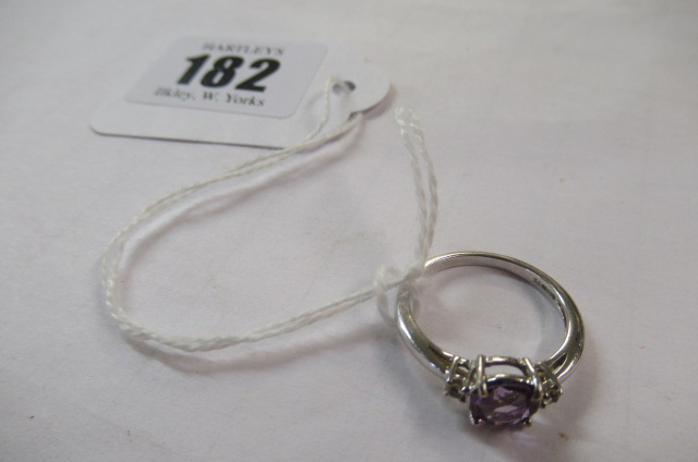 9CT GOLD AND PINK STONE RING Image