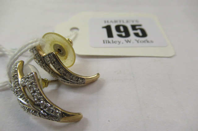 PAIR OF 9CT GOLD EARRINGS (3.1g GROSS NOT INCLUDING BUTTERFLIES) Image