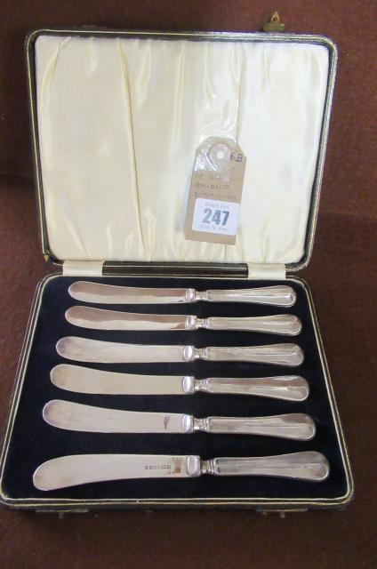 CASED SET OF SILVER HANDLED BUTTER KNIVES Image