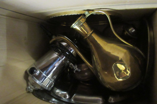 BOX OF METALWARE Image
