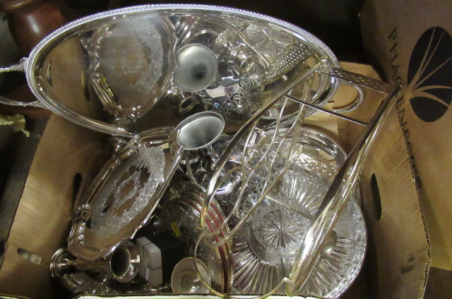 BOX OF SILVER PLATE Image