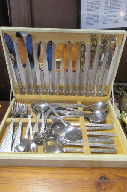 VINERS CANTEEN OF RETRO CUTLERY DESIGNED BY GERALD BENNEY Image