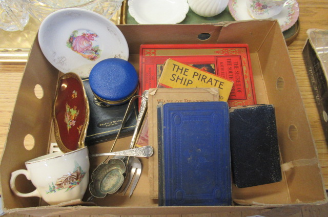 BOX OF MISCELLANEOUS ITEMS Image