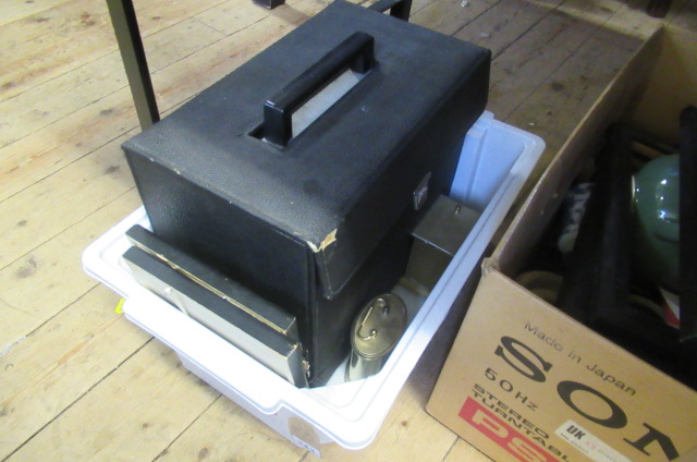 BOX OF MISCELLANEOUS ITEMS Image