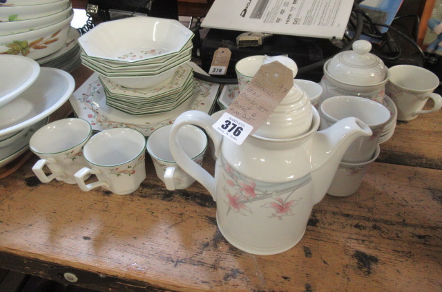 ETERNAL BEAU DINNER SET AND ROYAL DOULTON MAYFAIR PATTERN TABLE WARE Image