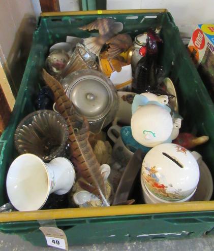 BOX OF MISCELLANEOUS CERAMICS AND GLASS Image