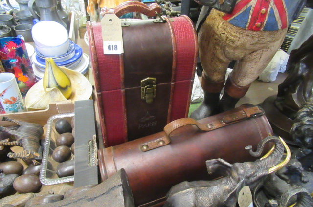 TWO WINE CARRYING CASES Image