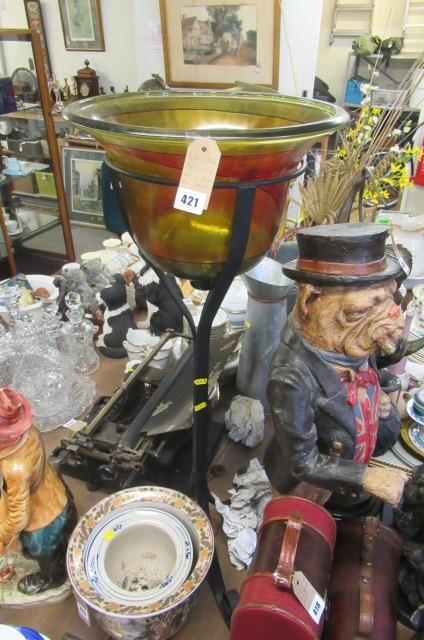 DECORATIVE GLASS BOWL AND STAND Image