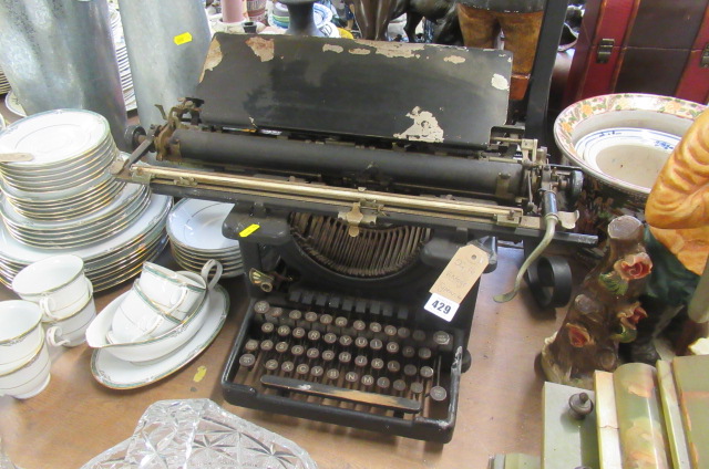 VINTAGE TYPEWRITER Image