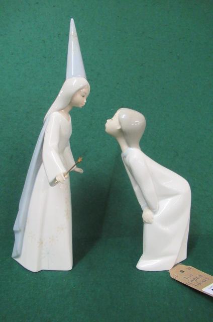TWO LLADRO FIGURES Image