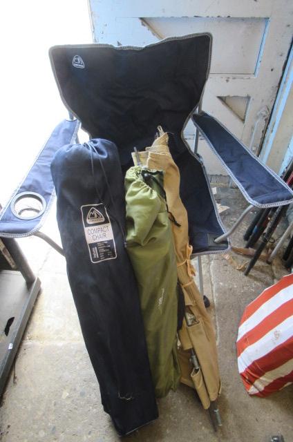 QUANTITY OF FOLDING CHAIRS Image