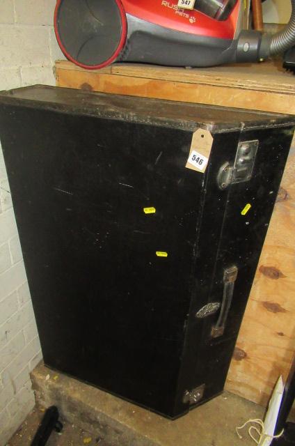 BLACK CAR TRUNK Image