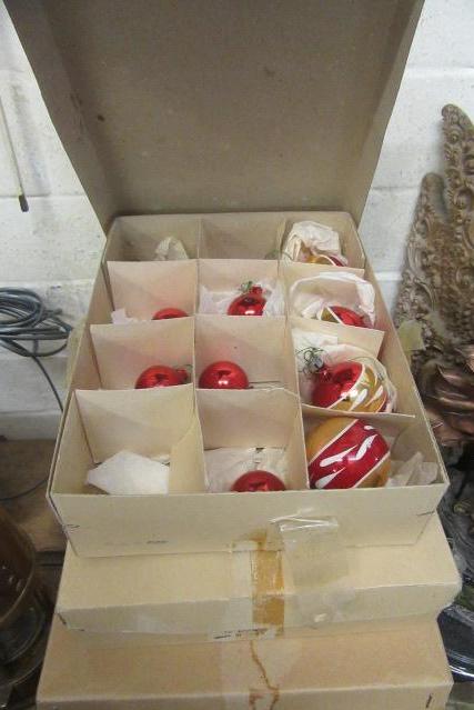 VINTAGE CHRISTMAS DECORATIONS Image