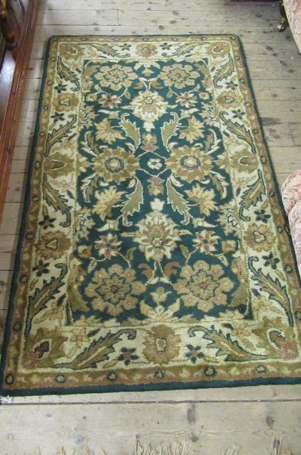 GREEN AND CREAM RUG Image