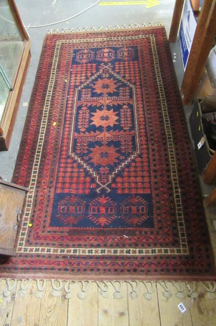 RED FRINGED RUG Image
