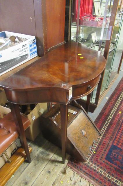 DEMI LUNE HALL TABLE Image