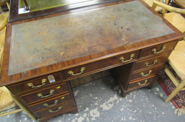 LEATHER TOPPED TWIN PEDESTAL DESK Image