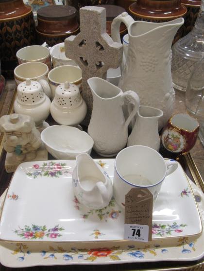 TRAY OF CERAMICS INCLUDING COMMEMORATIVE WARE Image