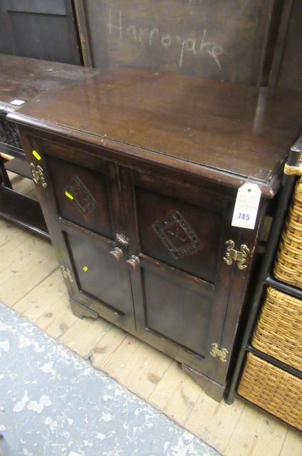 OAK CUPBOARD Image