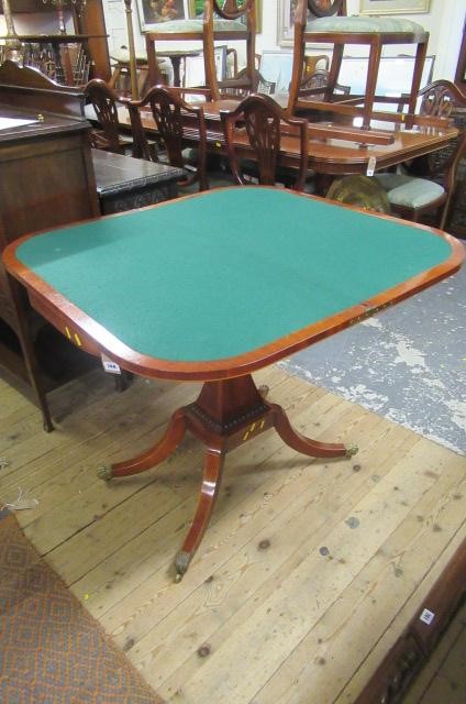 INLAID FOLD OVER CARD TABLE Image