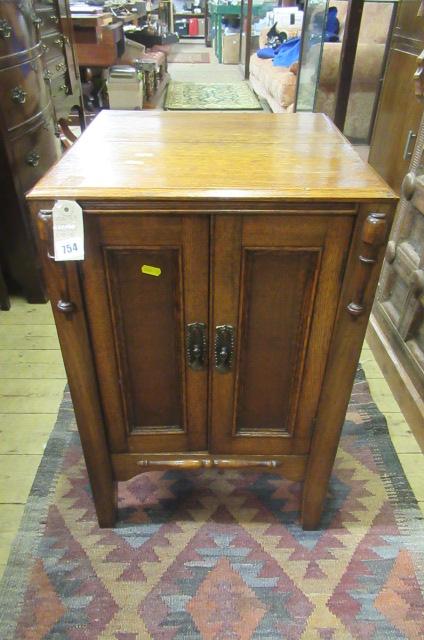 OAK BEDSIDE CABINET Image