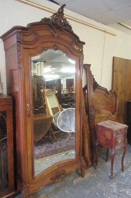 CARVED FRENCH  BEDROOM SUITE Image