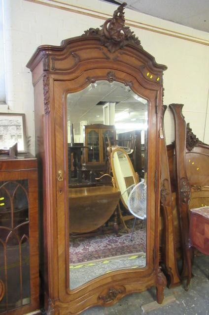 CARVED FRENCH  BEDROOM SUITE Image
