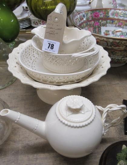 QUANTITY OF CREAM WARE INCLUDING TEAPOT Image