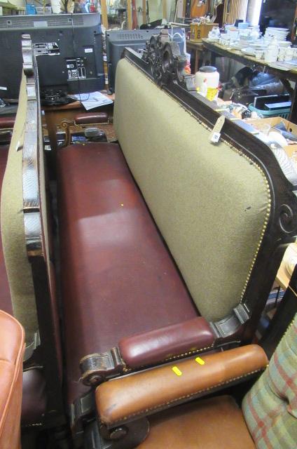 CARVED BENCH SEAT Image