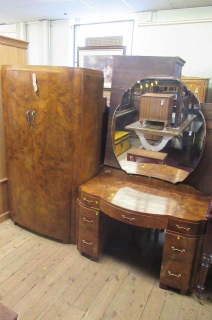 BURR WALNUT ART DECO GENTS ROBE AND MATCHING DRESSING TABLE Image
