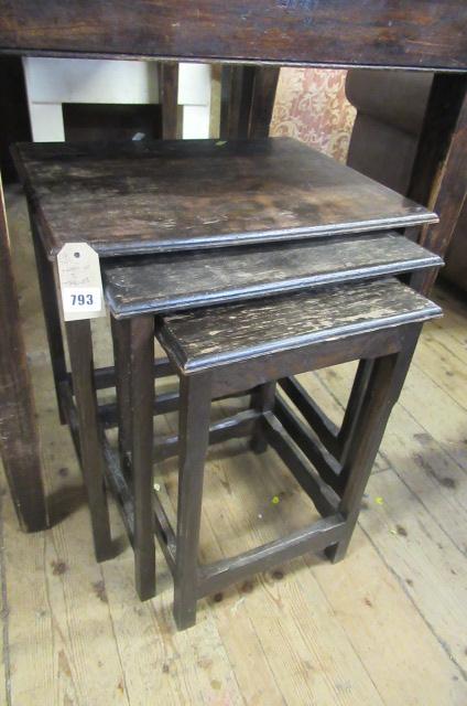 NEST OF THREE TABLES Image