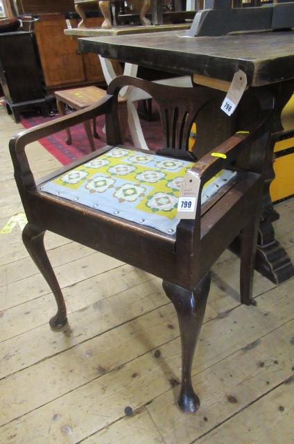 PIANO STOOL Image