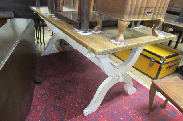 CROSS FRAME DINING TABLE Image