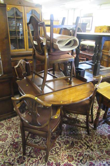 MAHOGANY EXTENDING PEDESTAL TABLE WITH SIDE SHIELD BACK CHAIRS Image