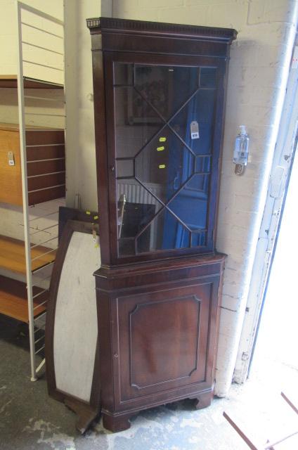 MAHOGANY CORNER CUPBOARD Image